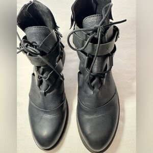 Free People Ladies Black Leather Lace Up Women's Boots SZ 8.5